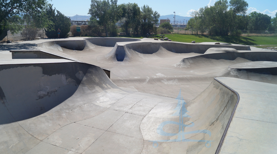 numerous banked turns and smooth transitions in the montrose skatepark