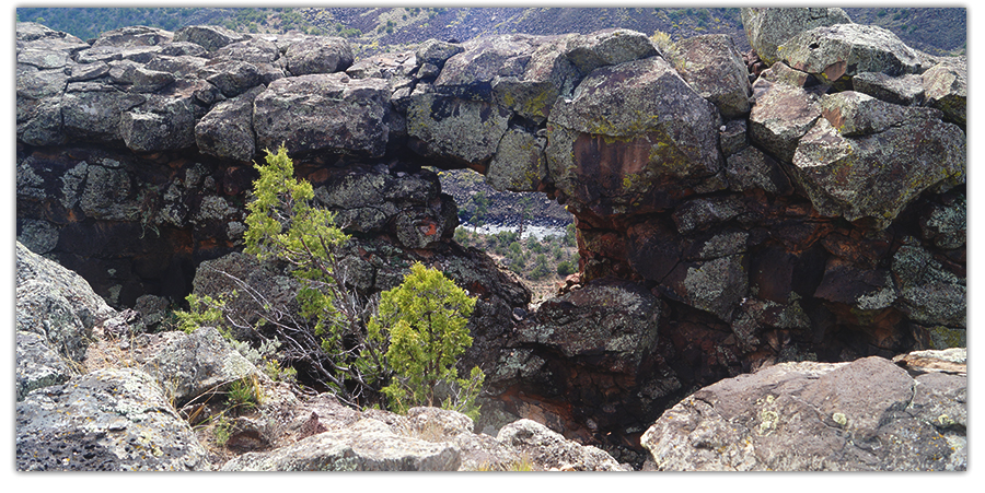 window feature on overlook trail 