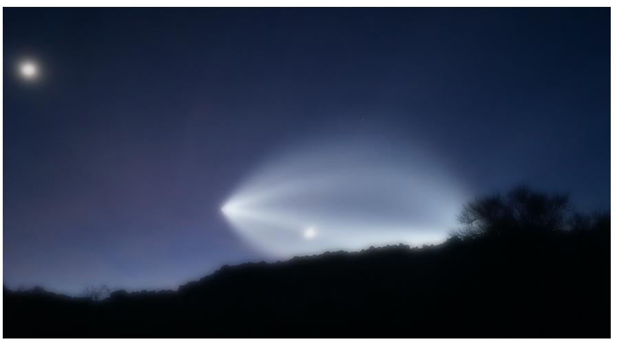 odd lights in the desert sky