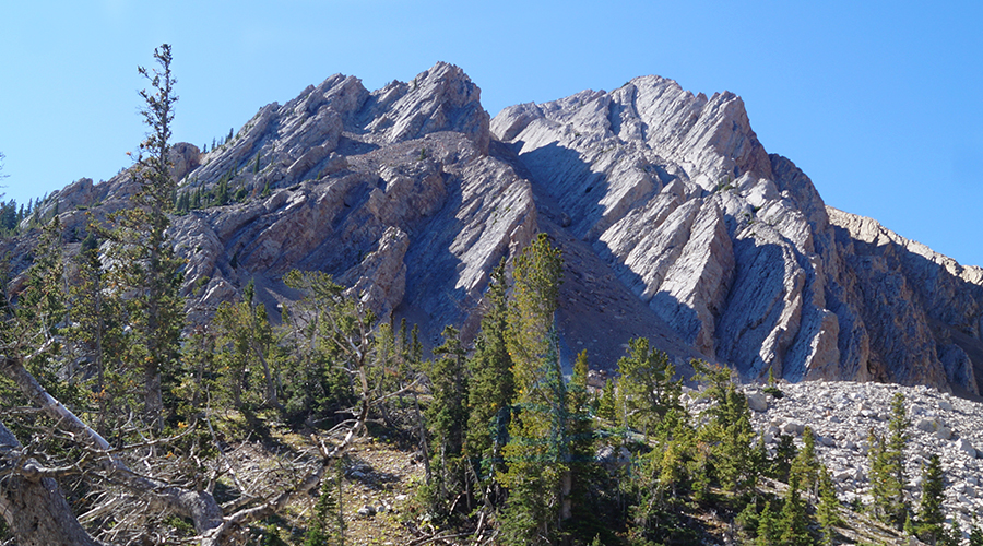 jutting granite mountains near sacagawea peak