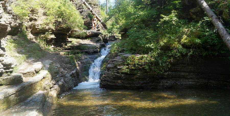 little waterfall at devils bathtub