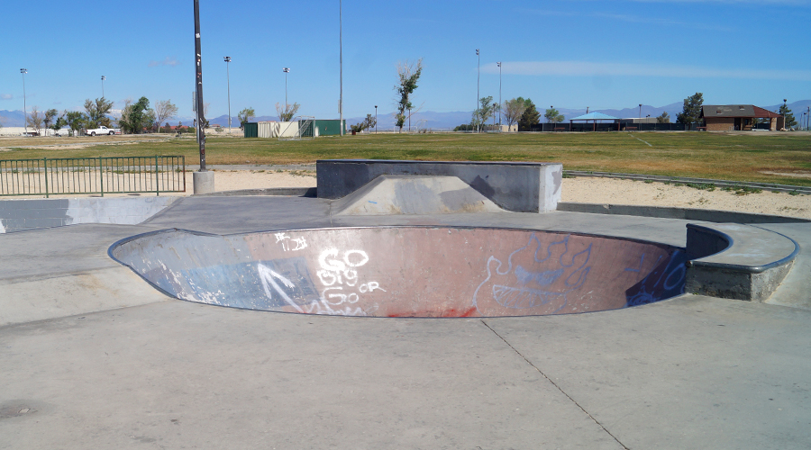 small bowl at the ridgecrest skatepark