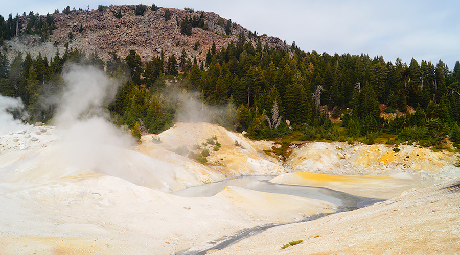 bumpass hell steaming