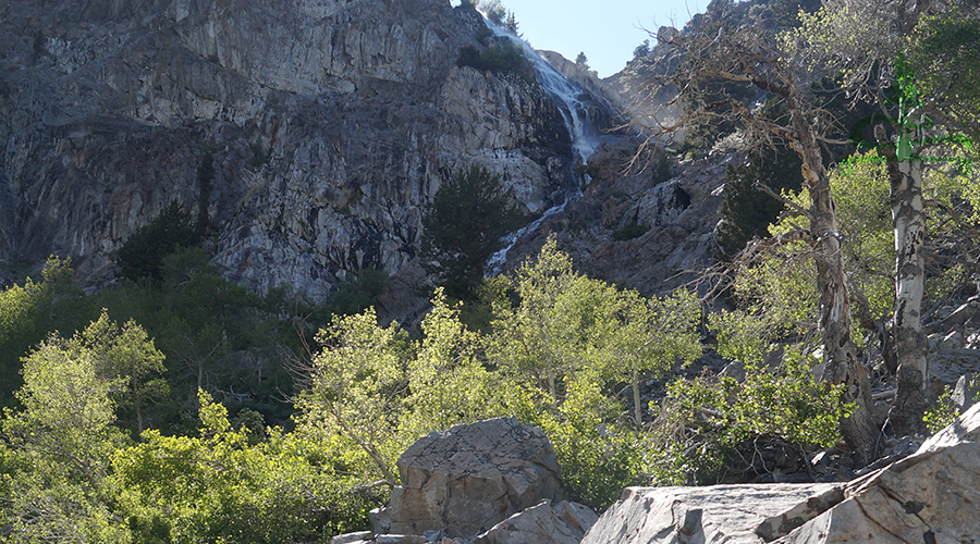 a bonus waterfall on our way to agnew lake