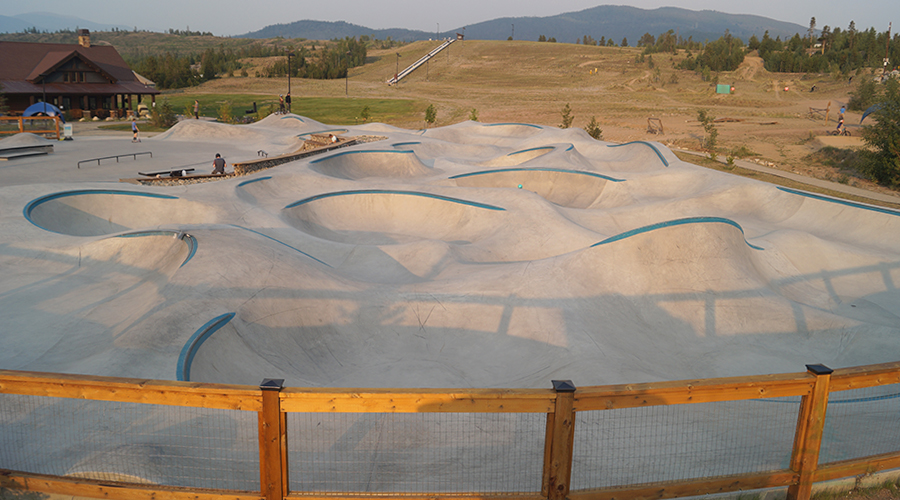 incredible free flowing skatepark layout