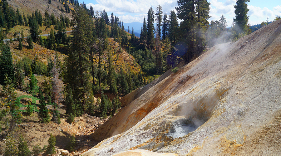 evidence of volcanism in lassen volcanic national park