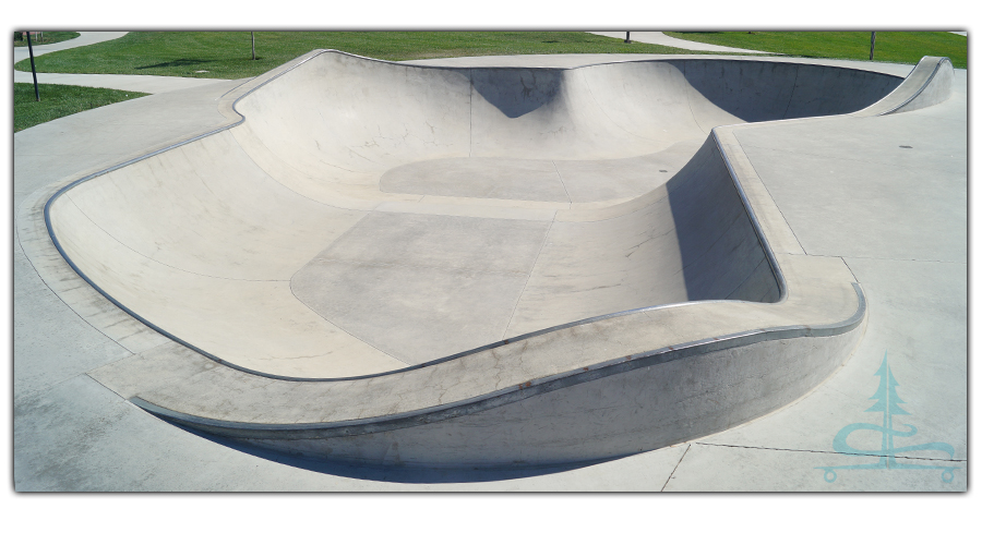 the big bowl at the city of lathrop skatepark