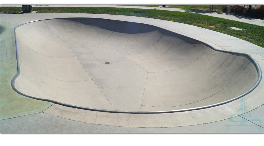 small bowl at city of lathrop skatepark