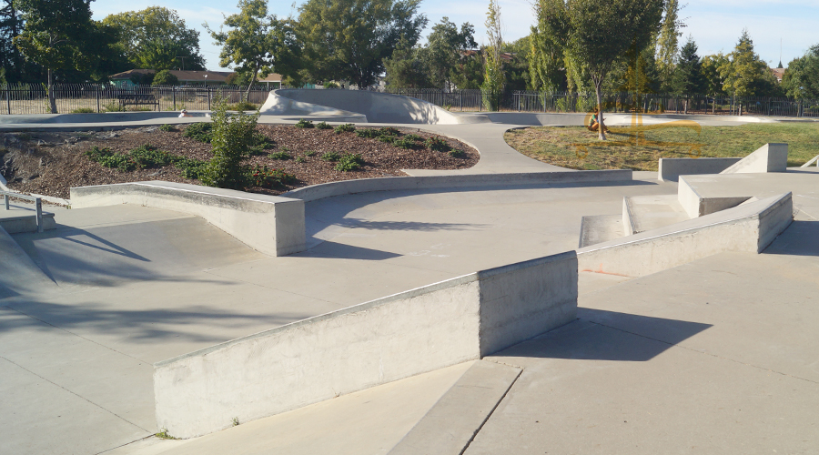 boxes and ledges at tanzanite skatepark