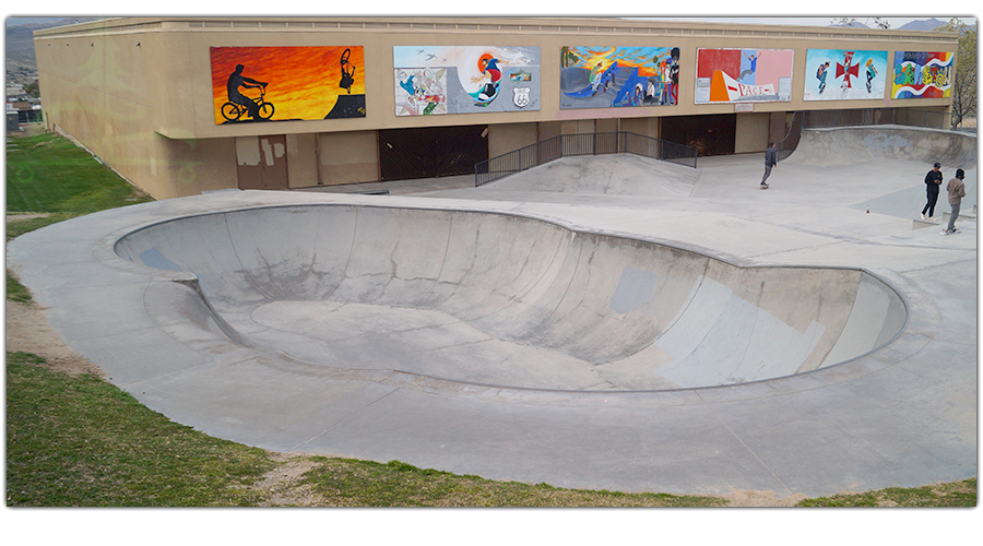 barstow skatepark bowl with a roll in