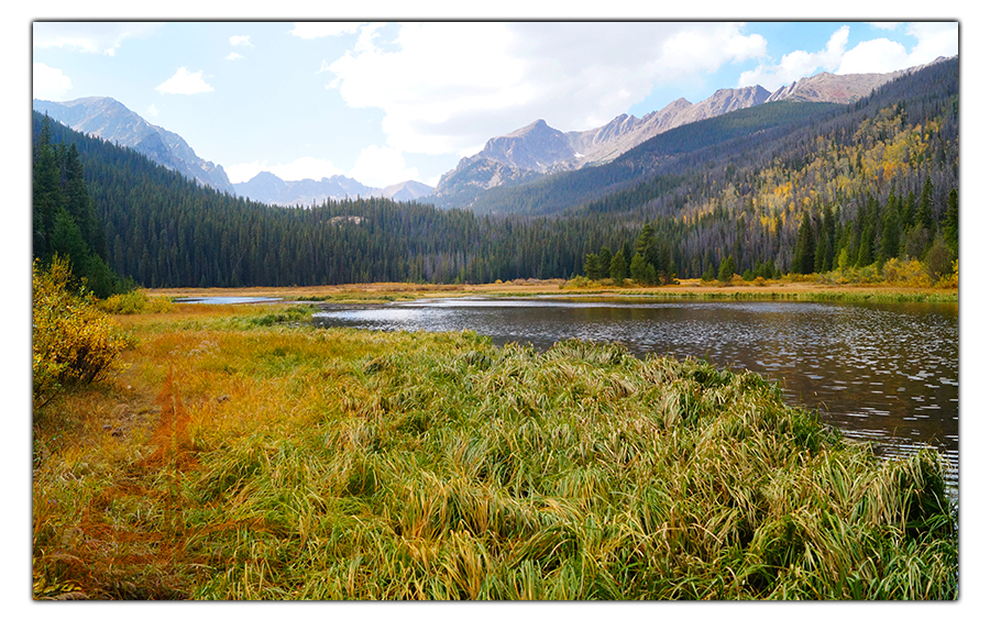 beautiful mountain backdrop at boulder lake