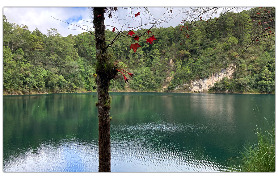 laguna ensueno of lagos de colores