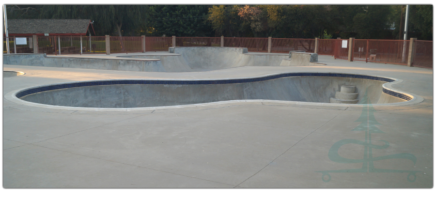 traditional pool bowl at rotary skatepark in clovis