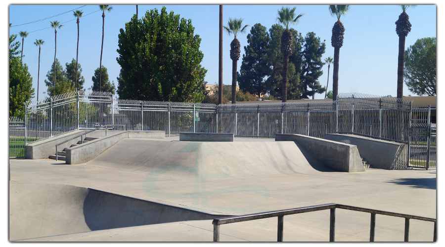 tall pyramid feature for starting a run at delano skatepark