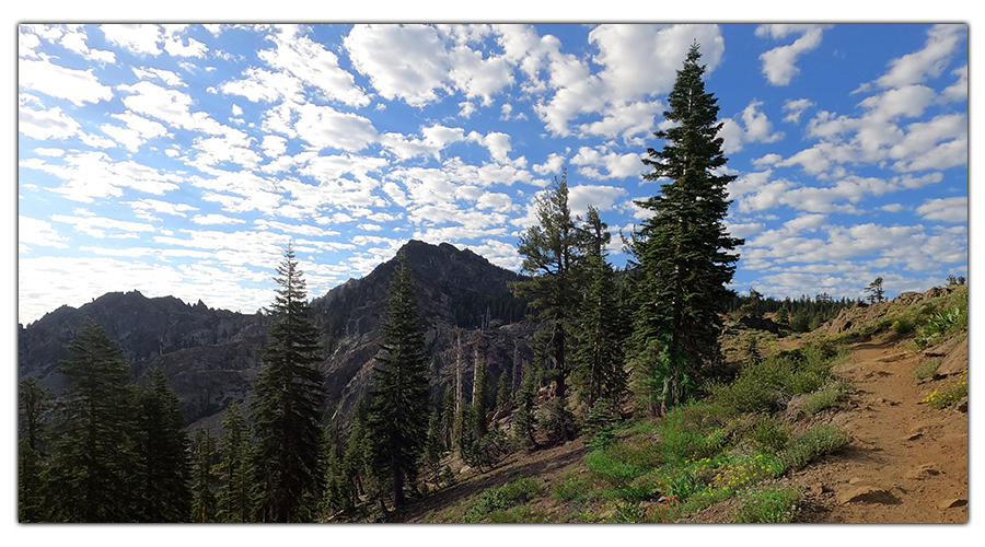 sierra buttes in northern california