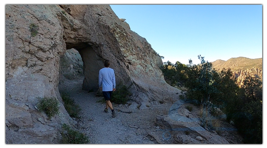 tunnel in the rocks on sugarloaf mountain trail