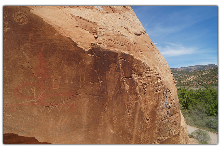 fremont people petroglyphs in dinosaur national monument 