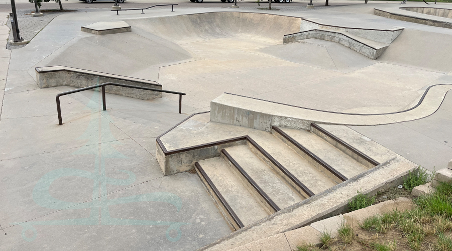 diversity of obstacles in the street section of the skatepark