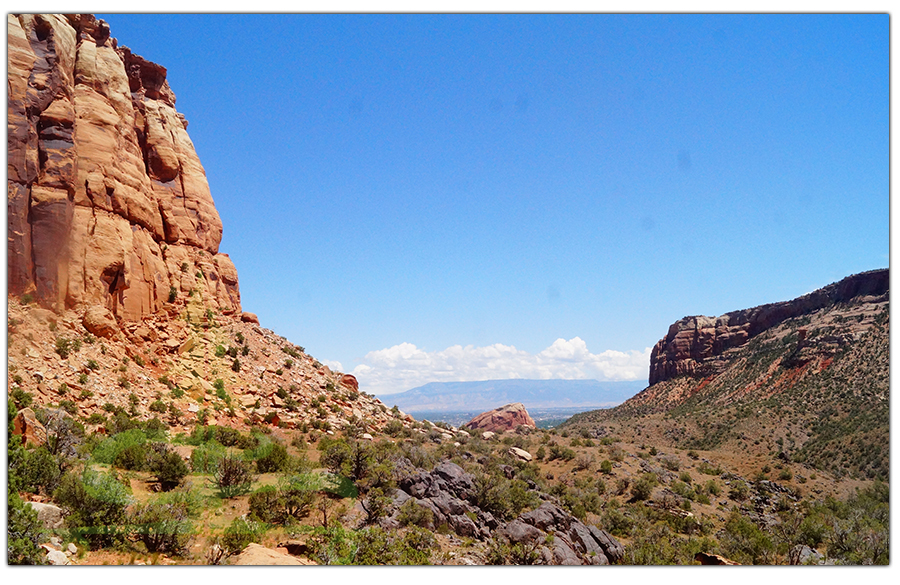 hiking lower monument canyon loop trail