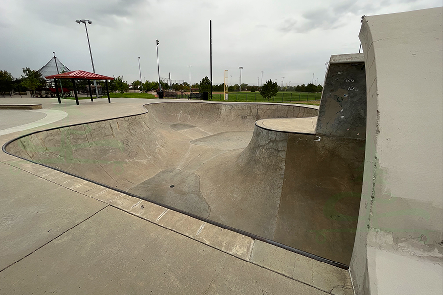 unique bowl at pioneer skatepark in commerce city