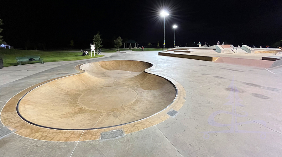 shallow figure 8 bowl at the parker skatepark 